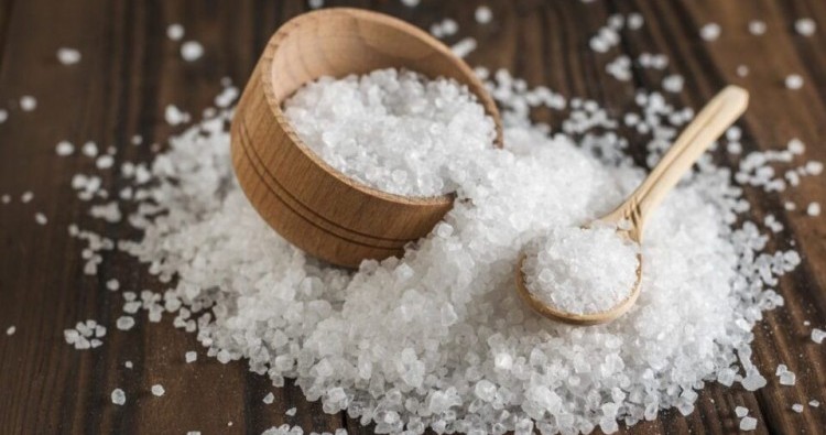 O sal grosso ajuda a emagrecer e afasta pessoas invejosas da sua